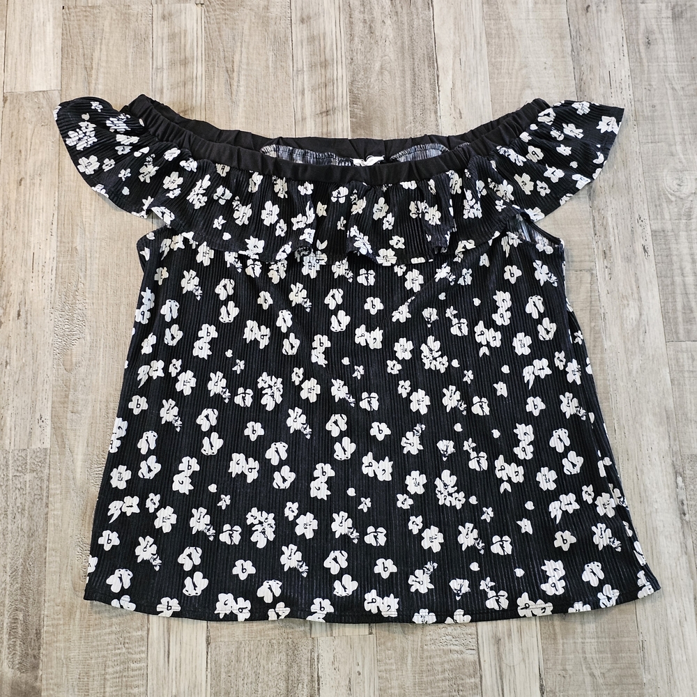 Black and White Floral Off-Shoulder Top